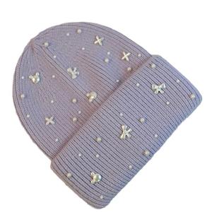 Gorro de punto a la moda con bordado de diamantes de imitación de cristal, gorro de invierno suave y cálido para mujeres y hombres - Product Image 1