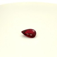 Rubis naturel certifié IGI, couleur sang de pigeon vif, taille poire facettée, non chauffé, provenance Mozambique, qualité AAA, usine Johnson