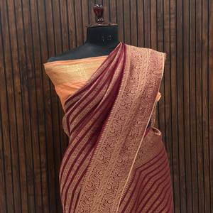 ส่าหรีผ้าไหมแท้แบบดั้งเดิม Banarasi เส้นใยไหมวิสคอสที่มีส่วนผสมของแฟชั่นพื้นเมืองที่อุดมไปด้วยผ้าทอ - Product Image 1