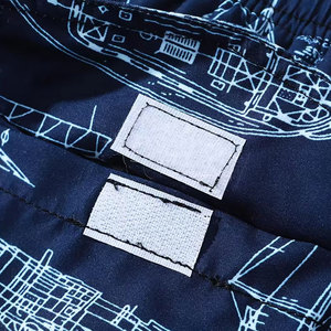 Pantalones cortos de baño para hombre, azul marino, estampado náutico de planos de veleros, protección solar UPF 50 Plus, secado rápido, impermeable, ecológico - Product Image 3