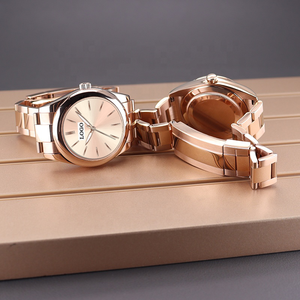 Orologi da Coppia al Quarzo con Logo Personalizzato, Stile Antico, in Acciaio Inossidabile, Impermeabili, Eleganti, Design Doppio, Stile Sportivo con Lancette per Uso Esterno - Product Image 4