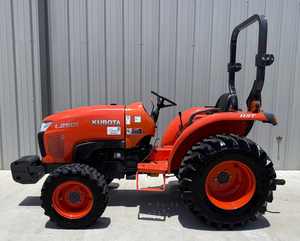 รถแทรกเตอร์ L2501 2018 Kubota 25HP M7060รถตักดินพร้อมมอเตอร์ด้านหน้าการล้างที่ดินแบบอัตโนมัติ - Product Image 4