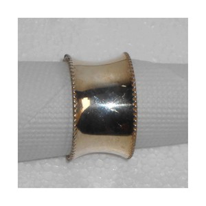 Rond de serviette en céramique luxueux de qualité supérieure en métal moderne de concepteur porte-serviettes martelé en or pour villa et maison - Product Image 3