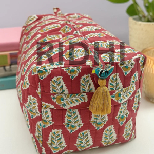 Tranding Floral Crimson Bloom <b>Quilted</b> Zipper Eco-Friendly Reusable Custom Printed Travel for & Grocery Tote <b>Bag</b> - Product Image 6