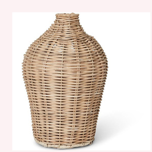 Vase à fleurs en jonc de mer et rotin tissé à la main d'inspiration bohème Zen Haven pour rotin tissé à la main en matériau de maison élégant - Product Image 4