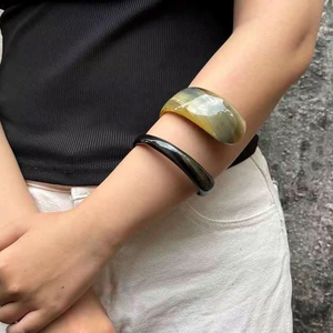 Brazaletes de Cuerno de Búfalo Natural, Joyería Artesanal de Cuerno de Búfalo - Product Image 1