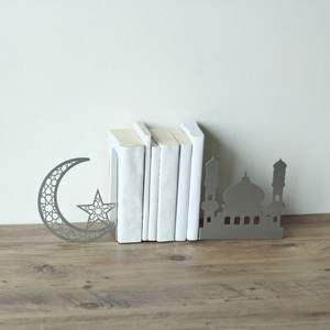 Serre-livres en métal en forme de mosquée croissant, sculpture moderne islamique, calligraphie arabe, fait main, finition argentée, décoration de table spirituelle - Product Image 5