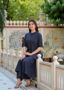 Conjunto de Kurta de Algodón con Estampado de Rayas Kantha Azules para Mujer, con Cuello Mao y Mangas 3/4, Combinado con Pantalones a Juego - Product Image 4
