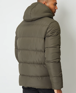 Blouson matelassé à capuche vert olive foncé de qualité supérieure avec isolation matelassée, poche zippée sur la poitrine et un nouveau style urbain d'hiver - Product Image 2