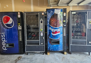 4 Máquinas Expendedoras Usadas en Venta, 2 Dispensadores de Alimentos – 2 Dispensadores de Bebidas, Precio Bajo - Product Image 4