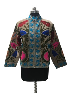 Chaqueta de terciopelo transpirable de longitud corta para mujer hecha a mano Multicolor Suzani bordado Diseño Floral chaqueta artesanal - Product Image 3