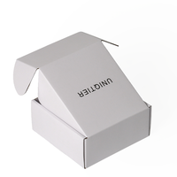 Boîte de fermeture kraft blanche pour chaussures et vêtements pour affichage postal pour sous-vêtements chaussettes autres emballages de vêtements avec doublure en éponge