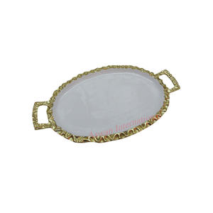 Bandeja de servicio de vajilla personalizable, fundición de metal de calidad estándar con asas y patas, centro de mesa ecológico a la venta - Product Image 3