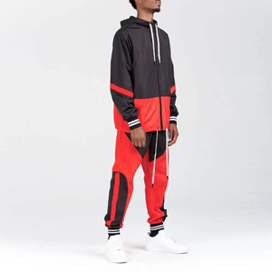 Ensemble de 2 pièces de survêtements pour l'extérieur en nylon léger et imperméable avec logo personnalisé Ensemble de jogging coupe-vent respirant pour hommes avec bande latérale - Product Image 1