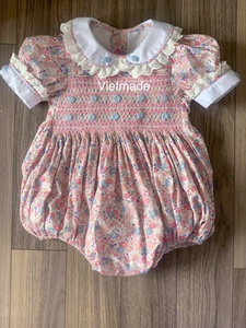 Vente en gros 2024 automne ensemble court pour petits garçons marron clair nouveau-né bébé smocké barboteuse 100% coton grenouillères pour bébé - Product Image 6