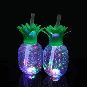 Parlak renkler ile sevimli yaz taşınabilir plastik ananas su bardağı yeniden kullanılabilir bir kapak ve bir saman ile geliyor - Product Image 4