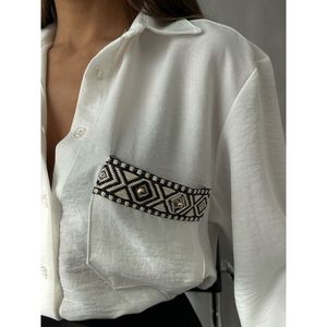 Blusas y Camisas de Lino al por Mayor para Mujer con Detalles de Bolsillos - Product Image 5