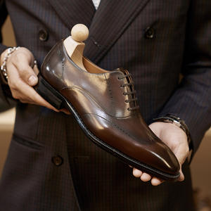 Chaussures habillées en cuir style brogue avec détails perforés et semelle intérieure absorbante 2026 pour hommes – Idéales pour les affaires et les rendez-vous - Product Image 1