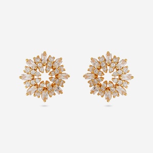 Pendientes de botón chapados en oro de moda con diamantes, flores, flechas, corazones, geométricos y perlas para compromiso, boda y fiesta - Product Image 1