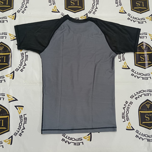 เสื้อรัดกล้ามเนื้อ MMA แขนสั้น โพลีเอสเตอร์ พิมพ์โลโก้ตามสั่ง คุณภาพสูง ออกแบบเองได้ ผ้ารัดกล้ามเนื้อแบบบีเจเจ แขนยาว - Product Image 5
