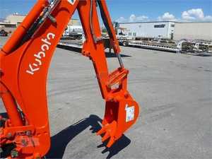 Kubota B26 4WD Rueda Tractor Cargador Multifuncional Retroexcavadora Núcleo de Motor Automático Incluyendo Bomba Caja de Cambios Cojinete 26HP Motor - Product Image 6