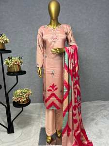 El último diseñador Chinon Silk Printed Work Kurti Set de FabZone - Product Image 4