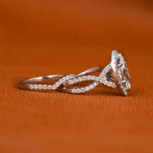 Anillo de compromiso de oro macizo de 18 quilates, estilo moderno, corte Marquesa, Diamante cultivado en laboratorio, racimo IGI certificado, anillos finos sin conflictos - Product Image 6