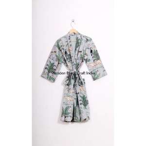 Veste matelassée en coton pur 100% tricotée à la main en Inde, robe d'hiver réversible écologique avec un design vintage, longueur longue - Product Image 6