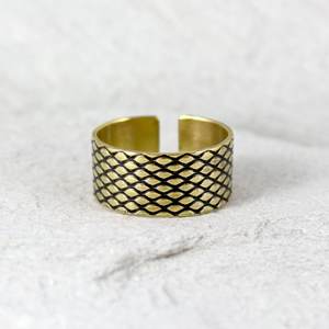 1985 Texas Patine large bande pièce anneau bijoux demi-rond 12mm laiton pierre bague pour femmes martelé texturé anneau - Product Image 3