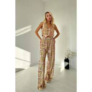 ชุดจั๊มสูทปาร์ตี้สีชมพูพาสเทลแบบขายส่ง พร้อมเสื้อกั๊กและกางเกงขายาว - Product Image 4