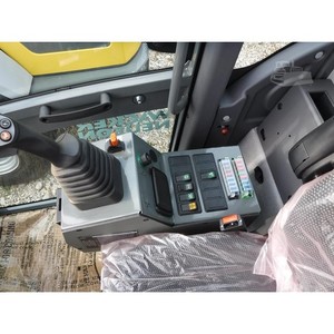 Cargadora de dirección deslizante Wacker-Nutzon WL38 2025 con motor Kubota Deutz, capacidad nominal de 4-6 toneladas, accesorio de cucharón, cargadora de ruedas sobre orugas, usada - Product Image 5
