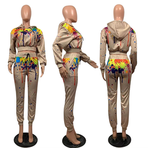 Ensemble de survêtement deux pièces pour femme, en molleton uni, avec sweat à capuche et pantalon de survêtement, longueur au-dessus du genou, tenue assortie - Product Image 1