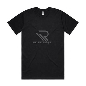 Qu'il s'agisse de frapper les musclations ou de naviguer dans les rues urbaines, ce t-shirt offre l'équilibre parfait entre confort et style. - Product Image 3