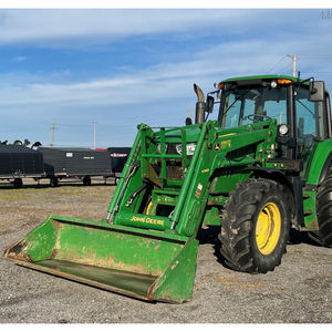 Tracteur à roues robuste de 40 CV avec moteur Kohler pour les opérations agricoles, série John Deerre 5E - Product Image 3