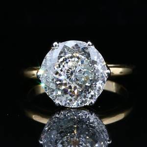 SHIVPATH Nuevo Anillo de Compromiso de Lujo Chapado en Oro de 14k con Engaste de Canal y Moissanita de Corte Portugués Brillante - Product Image 1