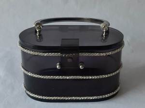 Sac fourre-tout élégant pour femme en noir et blanc avec perles, sac à main durable - Product Image 4