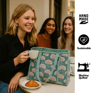 กระเป๋าโท้ทพับได้สำหรับเดินทาง สไตล์โบฮีเมียน สีเขียวอมฟ้า ลายเสือพิมพ์มือ ด้วยเทคนิคบล็อกพิมพ์  น้ำหนักเบา เป็นมิตรกับสิ่งแวดล้อม  มีซิปปิด - Product Image 5