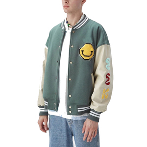 เสื้อแจ็กเก็ตทีมเบสบอลผ้าปะคอลลาจของผู้ชายเสื้อแจ็กเก็ตสตรีทแวร์ปักโลโก้ด้วยกำมะหยี่ออกแบบได้ตามที่ต้องการ - Product Image 3