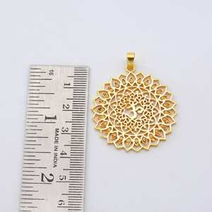 Latón chapado en oro Om Mandala colgante collar Chakra Lotus diseño espiritual Yoga meditación joyería para mujeres flor joyería - Product Image 4