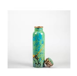 Bouteille d'eau étanche en cuivre pur durable, faite à la main, disponible pour le bureau, la maison et les cadeaux d'entreprise à un prix abordable à vendre - Product Image 1