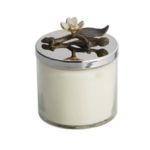 Le plus exigeant des bougeoirs personnalisés allie l'attrait robuste du métal à la douce poésie de la lumière des bougies - Product Image 3