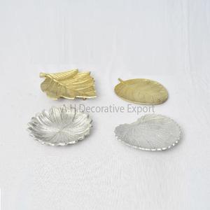 Nouveau bol de service à salade en aluminium fait à la main chocolats en forme de feuille bol de service ensemble de 4 pièces or et argent finition bol de service - Product Image 3