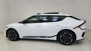 Voiture de sport d'occasion certifiée LHD GT-Line RWD 2024 Automatique Sièges en cuir Toit ouvrant panoramique - Product Image 4