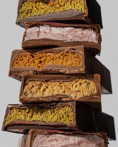 Galletas Dulces de Chocolate con Pistachos y Kunafa de Calidad de Exportación de Dubái, Dulces Pastosos con Ingredientes Naturales, Frutos Secos de Alta Calidad AL SULTAN - Product Image 5