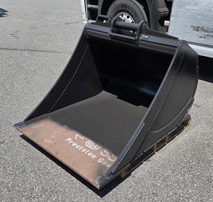 Cucharón de excavadora de nivelación fiable con fondo plano, diseñado para acabados suaves y preparación del terreno - Product Image 3