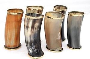 Nuevos productos 2025 diseño Natural hecho a mano corto vikingo beber cuerno gafas taza decoración Navidad llegada cerveza hidromiel Koi - Product Image 5