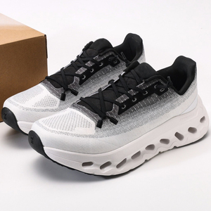 Nouvelles chaussures de course et de basketball Cloudtilt légères, respirantes, décontractées, à lacets, en tissu mesh souple, chaussures de sport tendance - Product Image 1