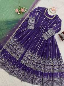 Robe Anarkali brodée en améthyste royale pour femmes avec dupatta ombré émeraude, tenue ethnique de luxe pour mariage et soirée - Product Image 5