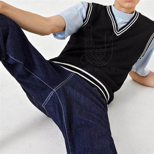 Suéter Escolar de Alta Calidad UNIMA APPAREL CO para Niños de Secundaria, Cuello en V, Manga Larga, Tejido de Algodón, Personalizable con Logotipo/Diseño - Product Image 5