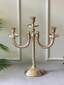 Bougeoir conique décoratif de luxe en aluminium antique plaqué or métal ensemble de bougeoirs faits à la main à vendre - Product Image 2
